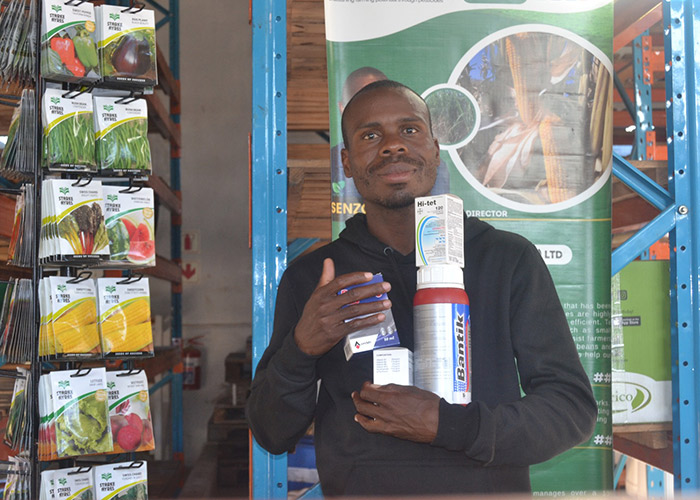 teamoh-man-buys-animal-medicines